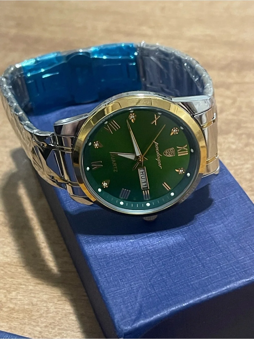 POEDAGAR Leisure Trend Quartz Watch Luminous Calendar Men's Watch Green Dial new